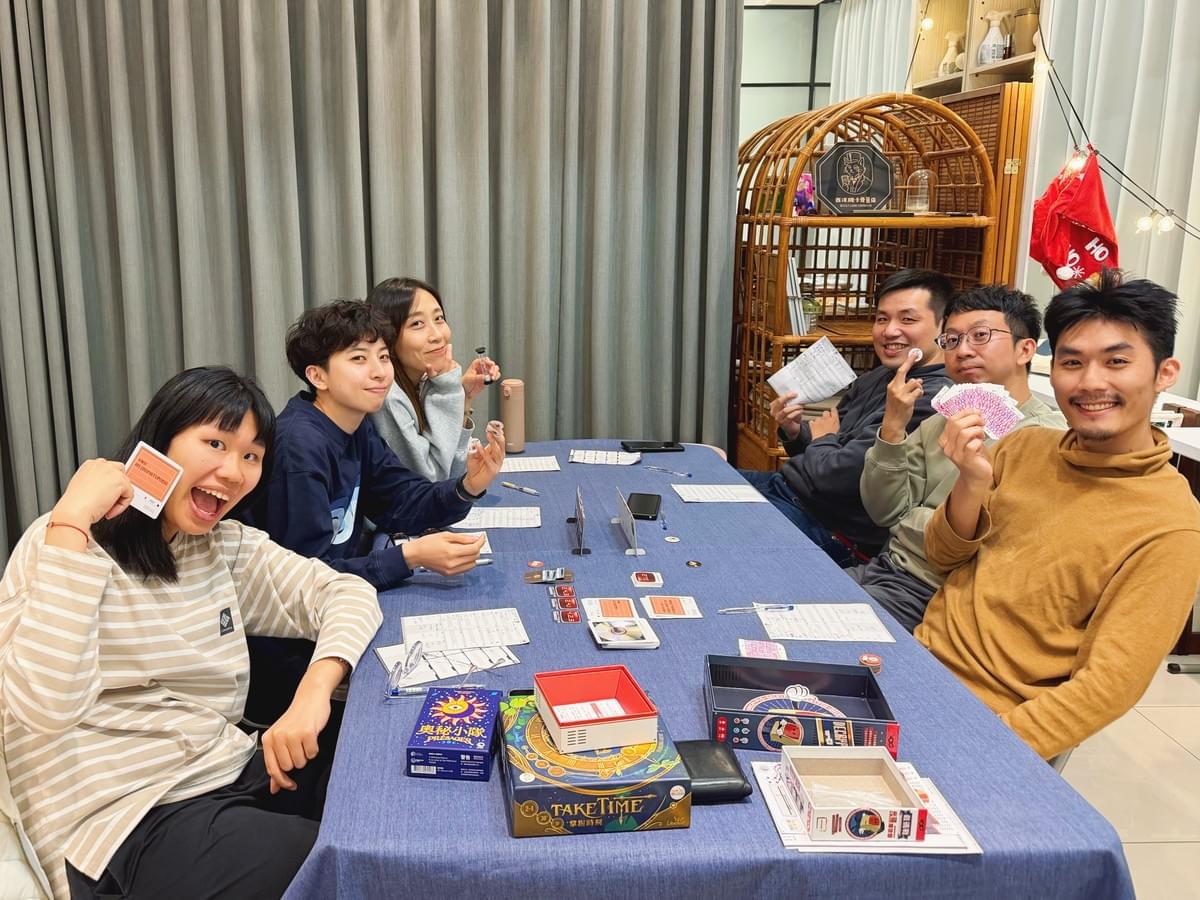 【活動花絮】3/27 解憂桌遊堂:這晚的桌子,每一桌都在發光✨|解憂桌遊堂|台北|桌遊|療寮生活館 【活動花絮】3/27 解憂桌遊堂:這晚的桌子,每一桌都在發光✨|解憂桌遊堂|台北|桌遊|療寮生活館