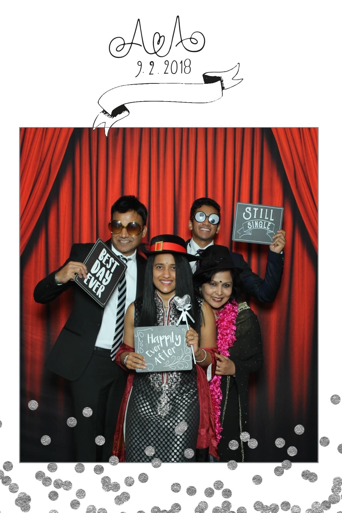 the Four Seasons Hotel loves the Magic Selfie Mirror the Four Seasons Hotel loves the Magic Selfie Mirror