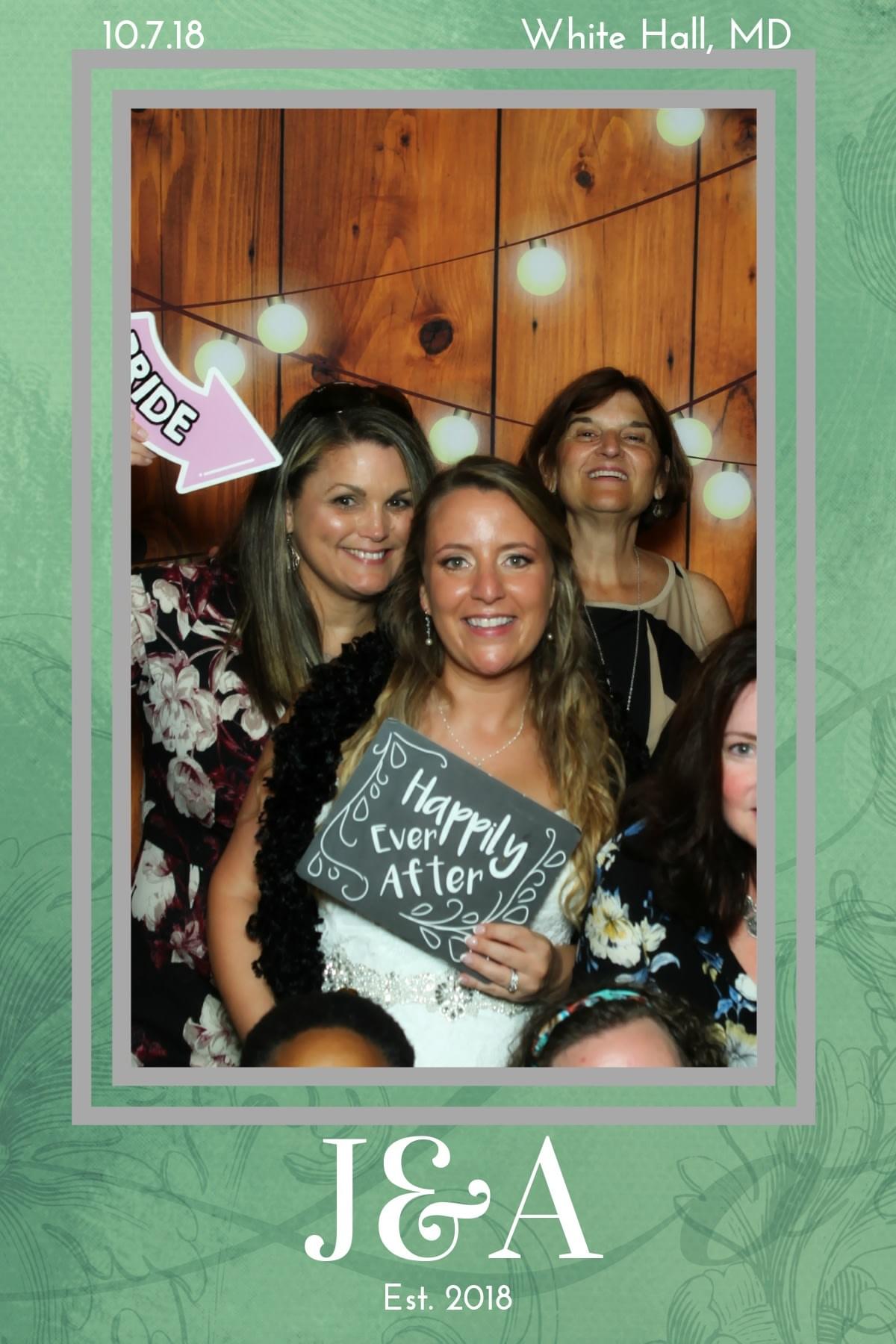 The Magic Selfie Mirror Photo Booth at Pond View Farm The Magic Selfie Mirror Photo Booth at Pond View Farm