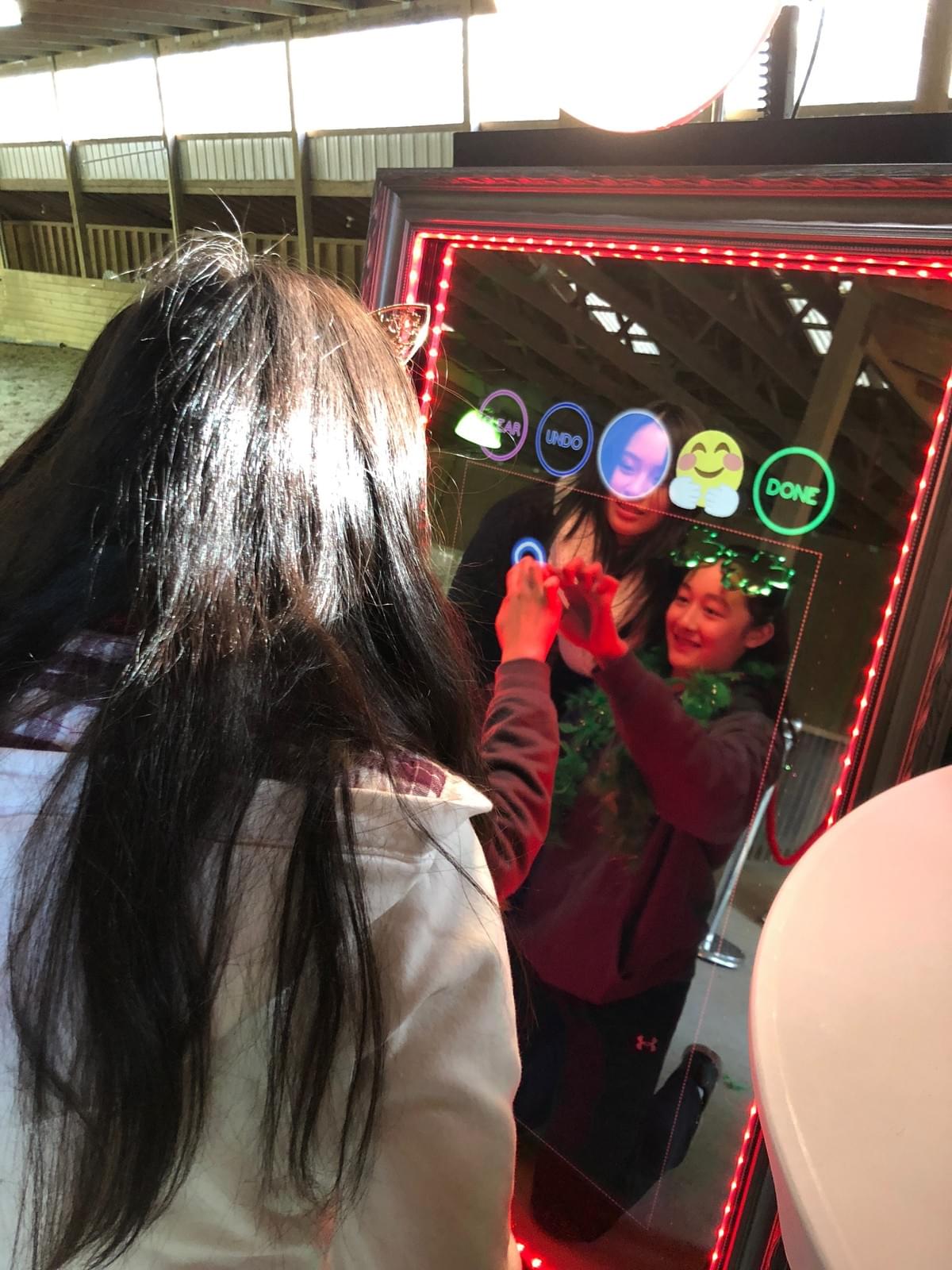 Using emojis with the Magic Selfie Mirror Using emojis with the Magic Selfie Mirror