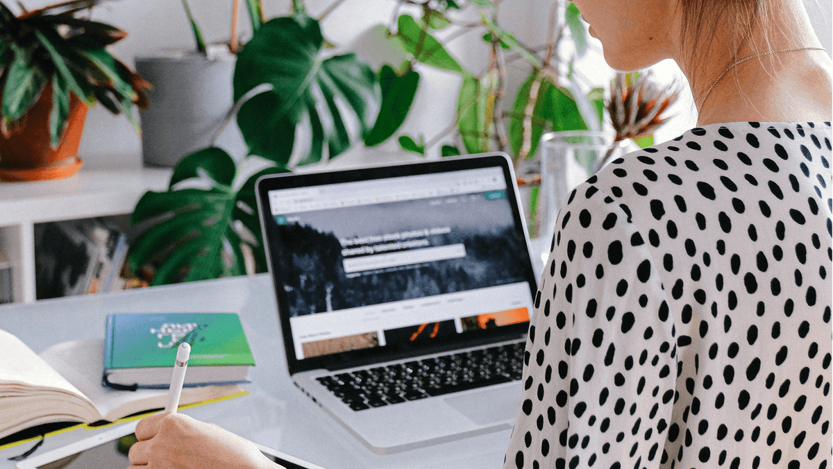 Négociation de contrat avec des constructeurs de sites Web indépendants : protéger vos intérêts Négociation de contrat avec des constructeurs de sites Web indépendants : protéger vos intérêts