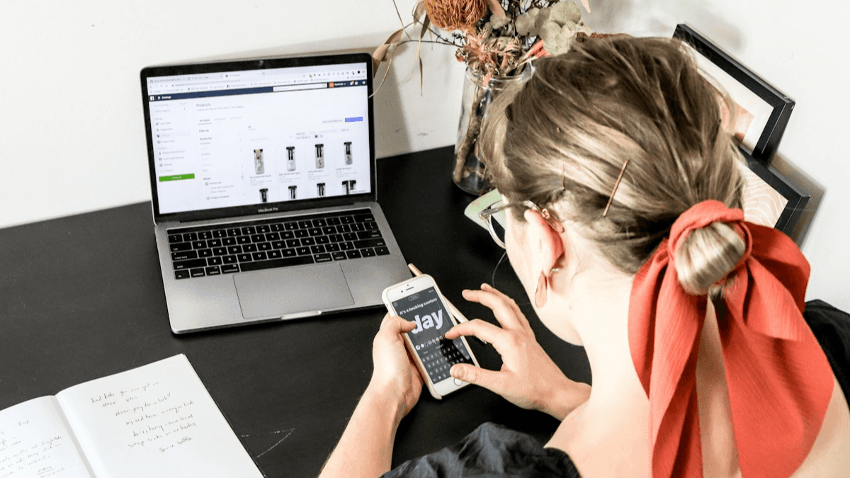 Förbättra Din Onlinebutik: En Djupdykning i Framväxande E-handelstrender Förbättra Din Onlinebutik: En Djupdykning i Framväxande E-handelstrender