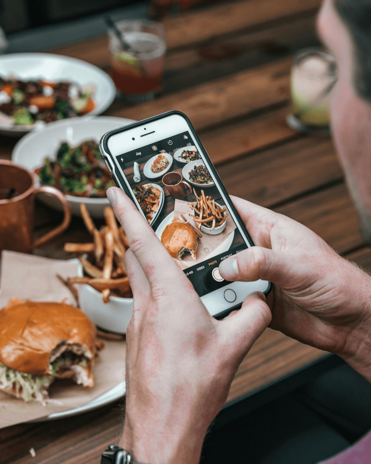 Använda sociala medier för restaurangmarknadsföring Använda sociala medier för restaurangmarknadsföring