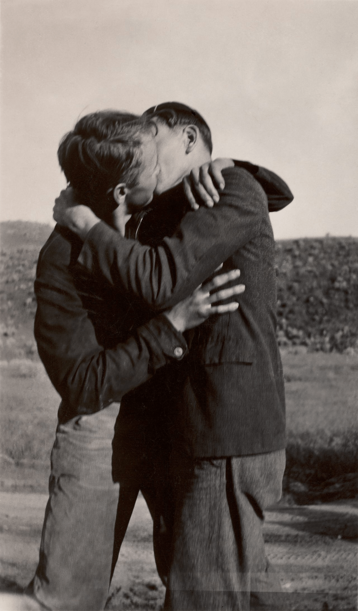 Hot Naked Gay Men Kissing