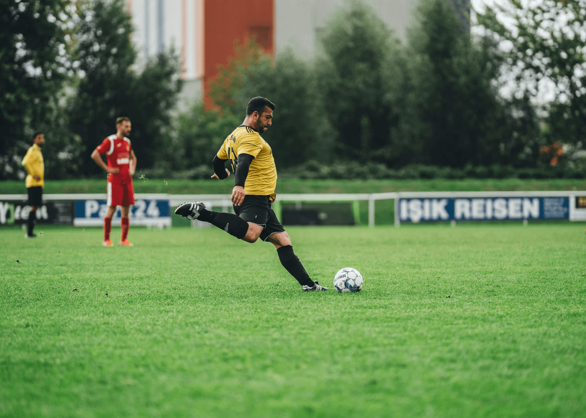 Controlled and safe movement is fundamental to injury prevention in soccer. Controlled and safe movement is fundamental to injury prevention in soccer.
