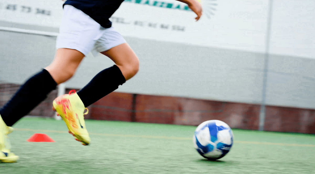 Compete with other smart shin guard users worldwide and benchmark your performance. Compete with other smart shin guard users worldwide and benchmark your performance.