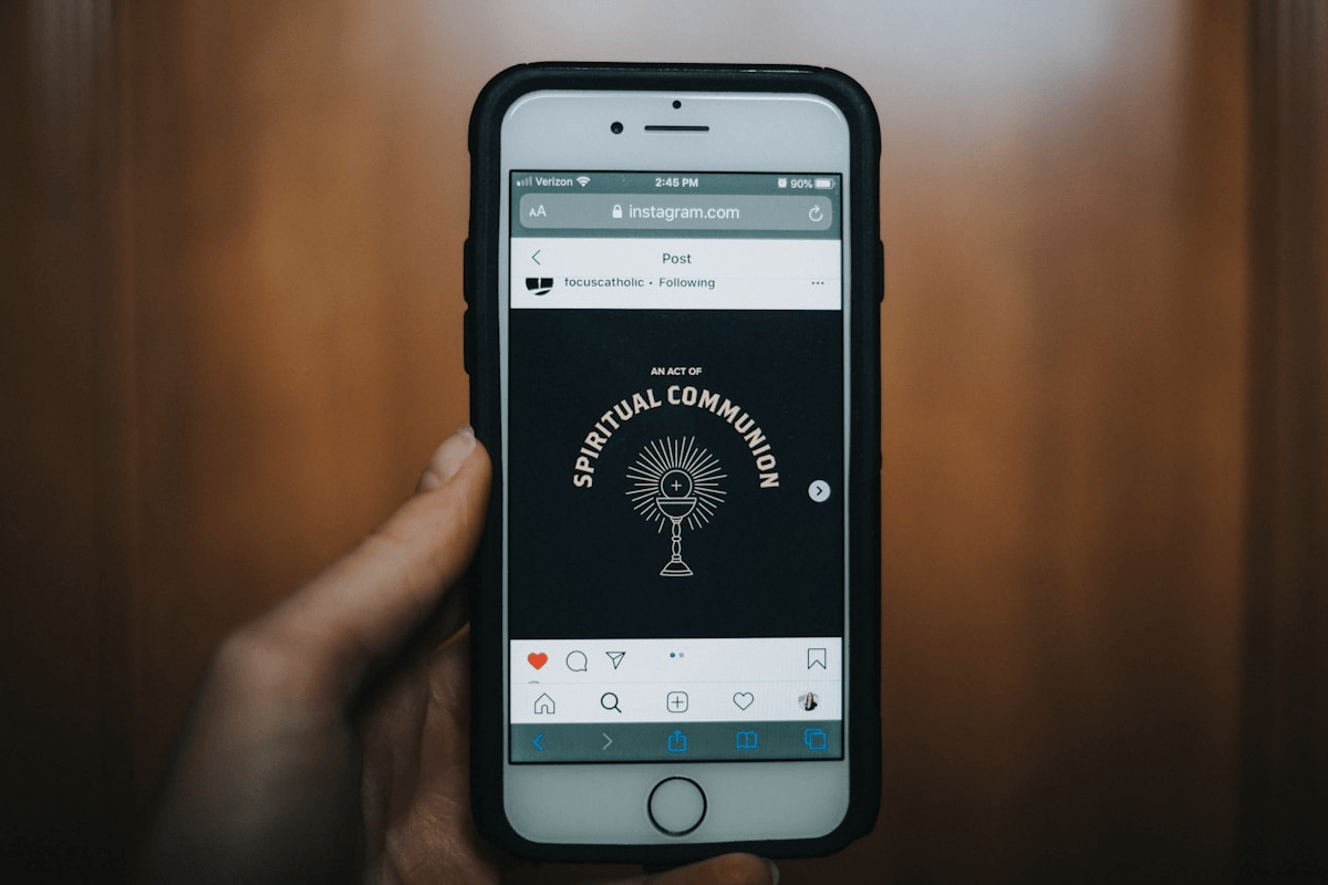 أهمية التصميم المتوافق مع الأجهزة المحمولة أهمية التصميم المتوافق مع الأجهزة المحمولة