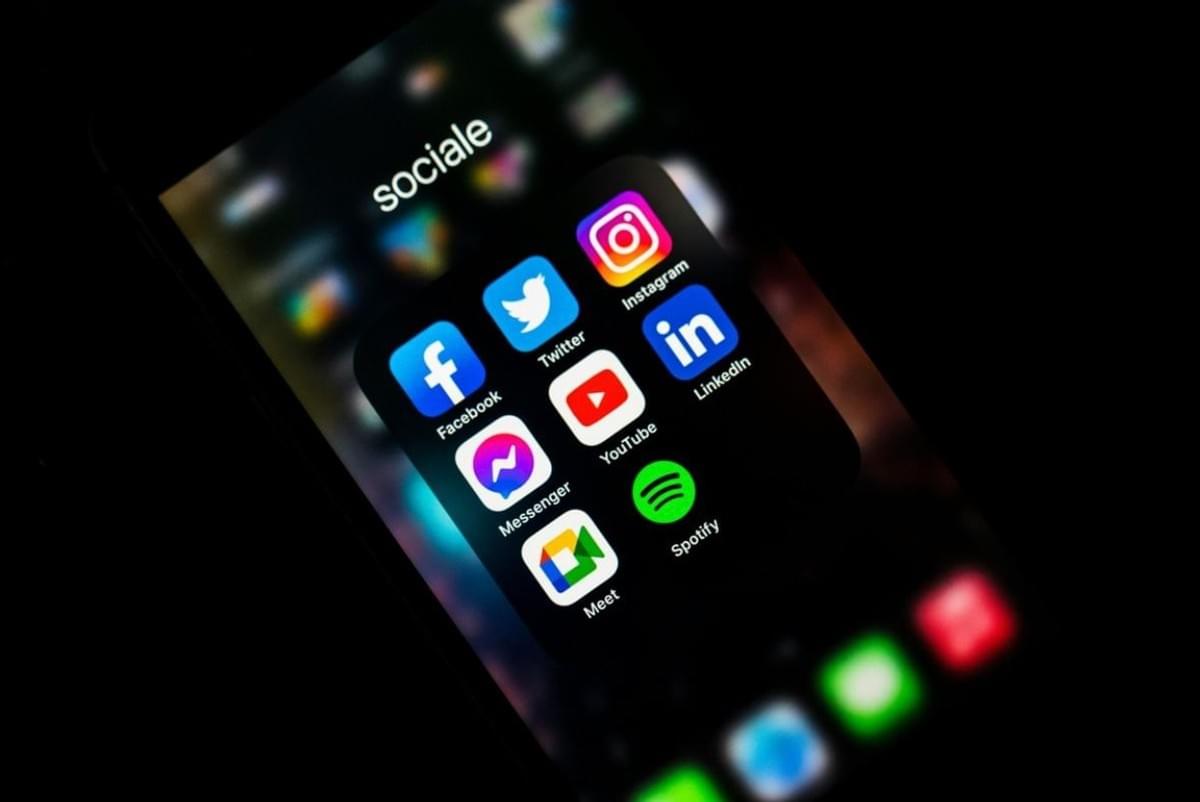 Beherrschung des Social Media Branding: Strategien für eine effektive Online-Präsenz Beherrschung des Social Media Branding: Strategien für eine effektive Online-Präsenz