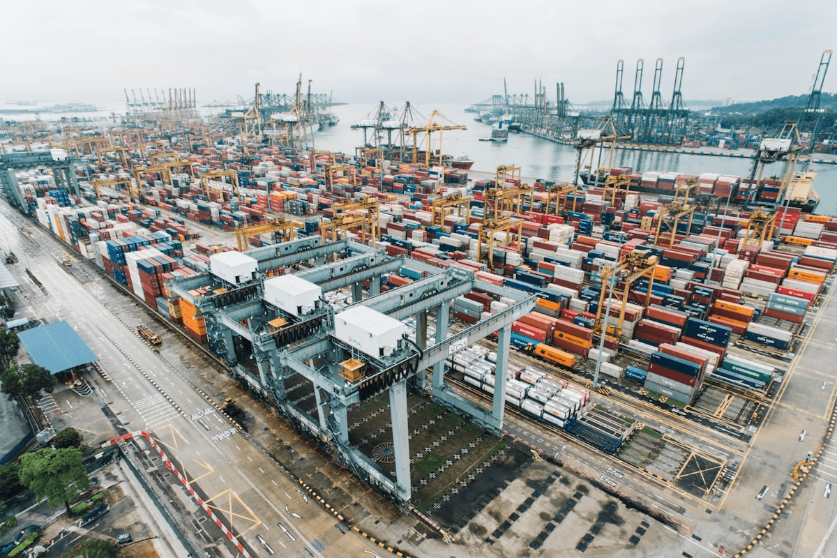 Nawigacja po krajobrazie logistyki: Tworzenie Efektywnej Strategii Wysyłki Nawigacja po krajobrazie logistyki: Tworzenie Efektywnej Strategii Wysyłki