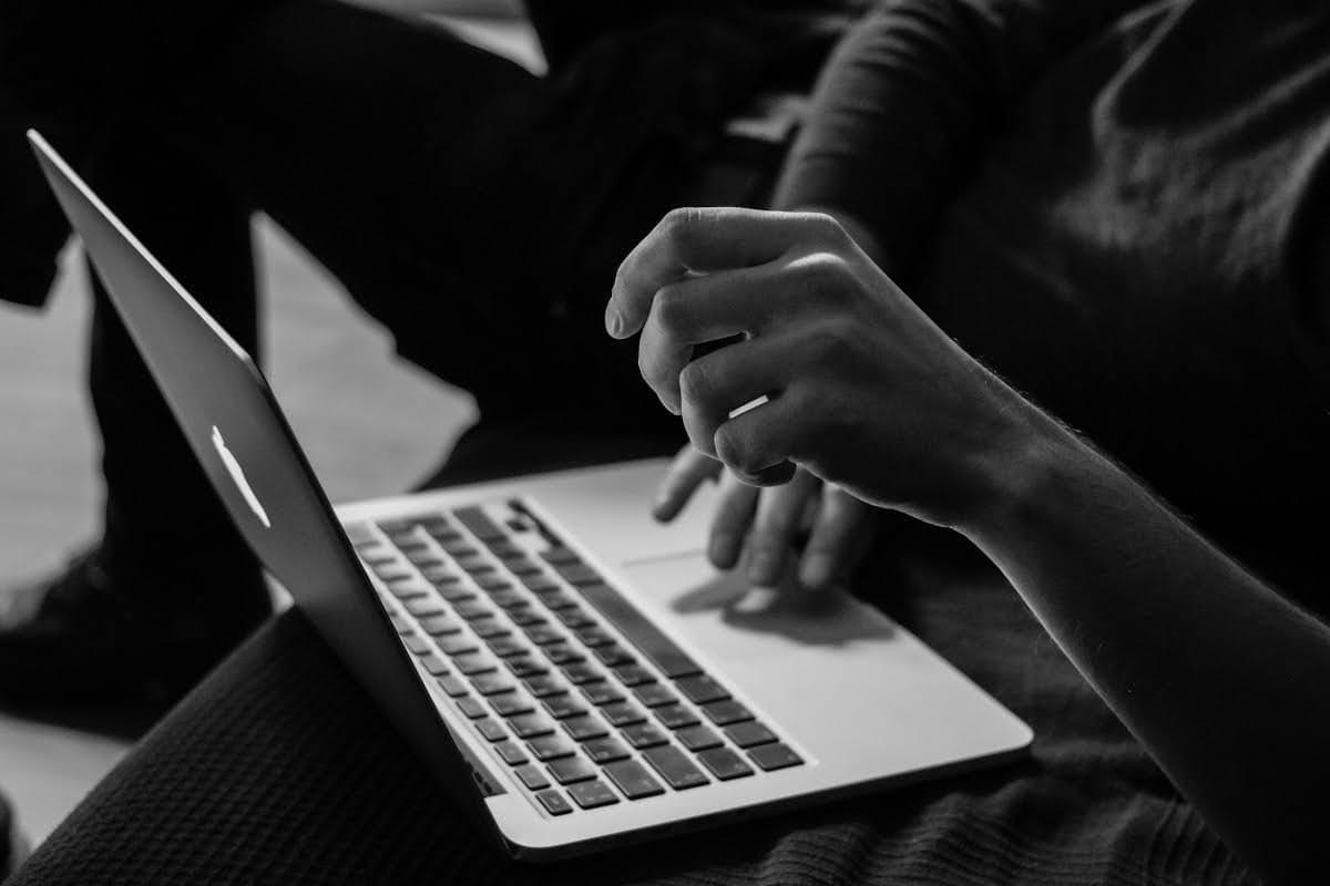 Memanfaatkan Potensi RSS Feed untuk Pengumpulan Informasi yang Efisien Memanfaatkan Potensi RSS Feed untuk Pengumpulan Informasi yang Efisien