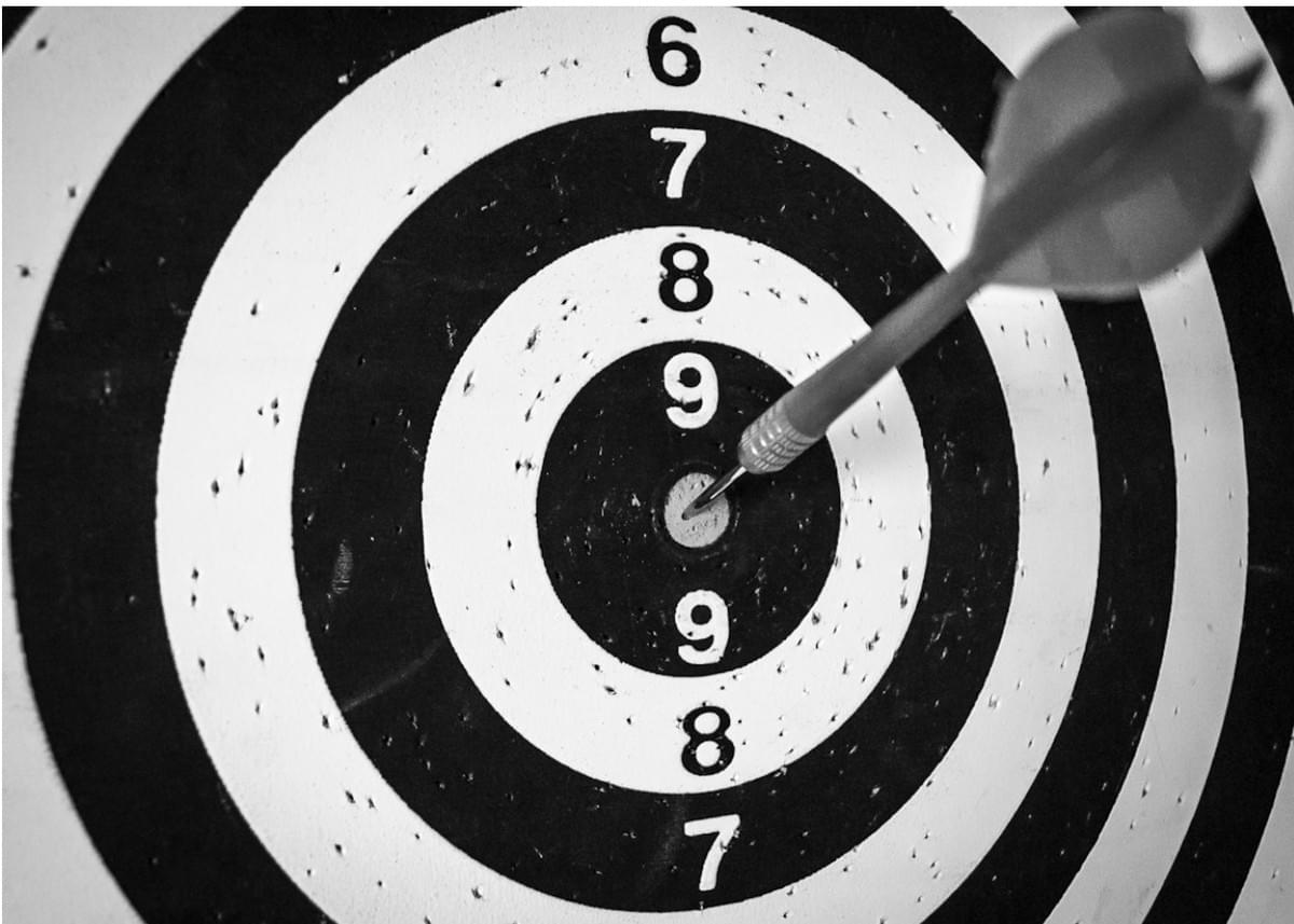 Bullseye Marketing: De Geheimen Om Uw Doelmarkt Met Precisie En Impact Te Bereiken Bullseye Marketing: De Geheimen Om Uw Doelmarkt Met Precisie En Impact Te Bereiken