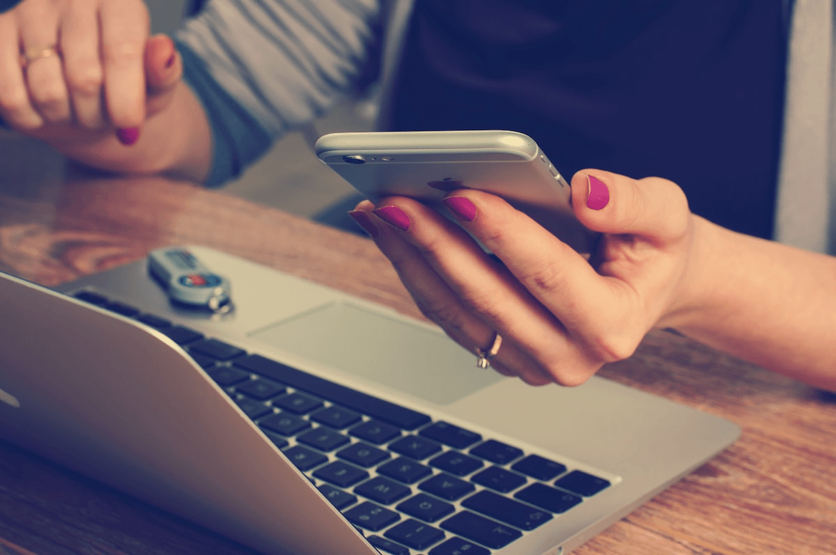 Flourish plin de funcții: ridicați prezența web cu funcții esențiale ale site-ului web Flourish plin de funcții: ridicați prezența web cu funcții esențiale ale site-ului web