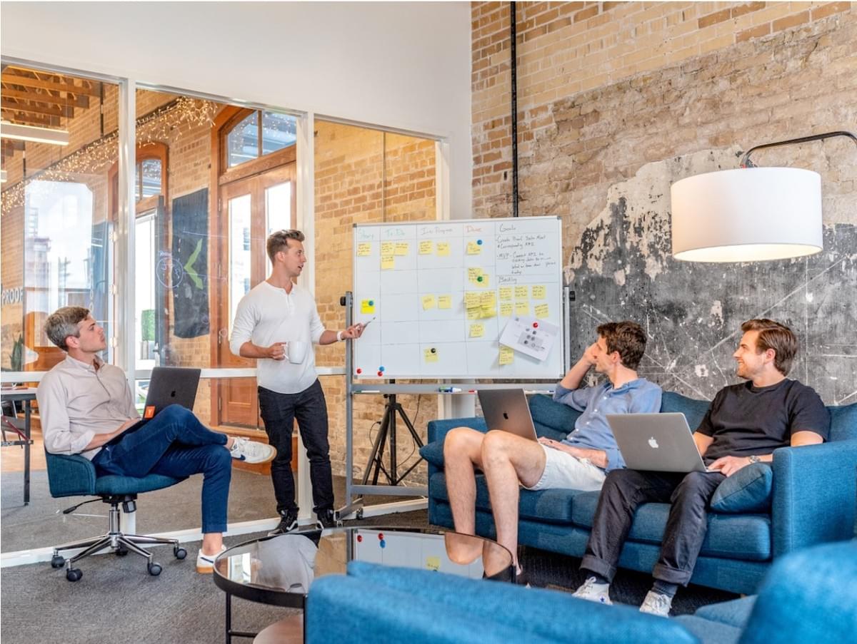 Bullseye Marketing: De Geheimen Om Uw Doelmarkt Met Precisie En Impact Te Bereiken Bullseye Marketing: De Geheimen Om Uw Doelmarkt Met Precisie En Impact Te Bereiken