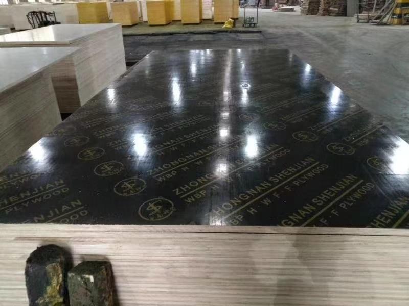 Heavy-Duty Bridge Construction Using Anti-Slip Film Coated Plywood Heavy-Duty Bridge Construction Using Anti-Slip Film Coated Plywood