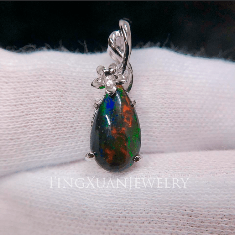 作品圖為黑蛋白石(2.75 ct) 作品圖為黑蛋白石(2.75 ct)