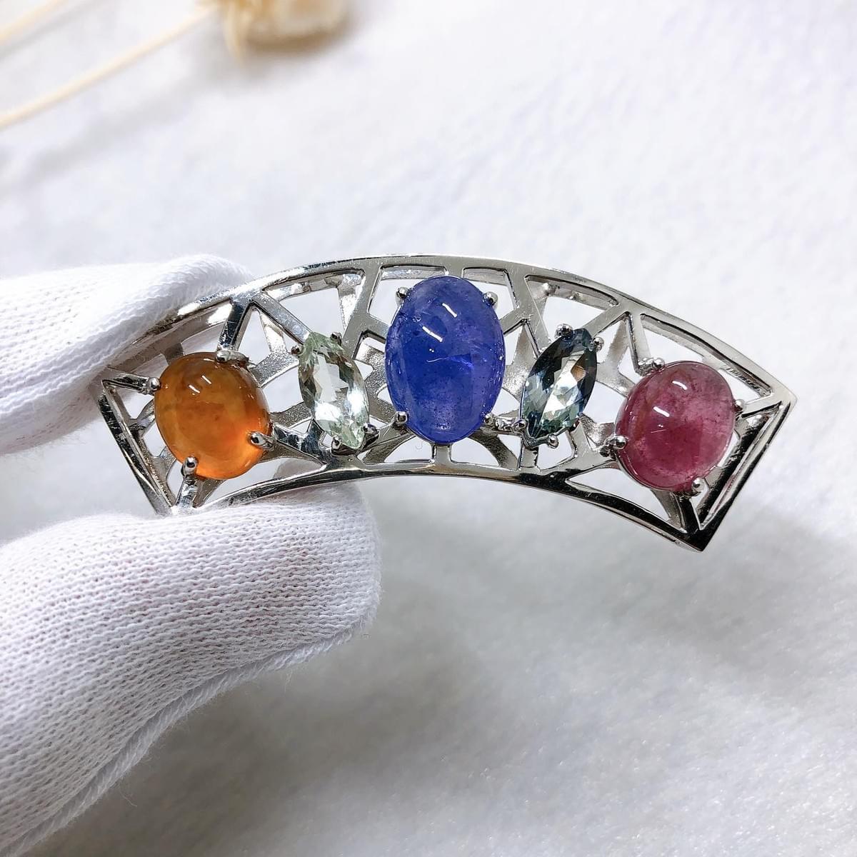 作品圖為量身定製手工寶石墜子 作品圖為量身定製手工寶石墜子