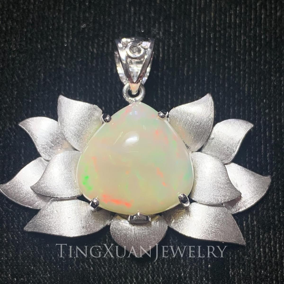 作品圖為量身定製手工蛋白寶石(9.65 ct)墜子 作品圖為量身定製手工蛋白寶石(9.65 ct)墜子