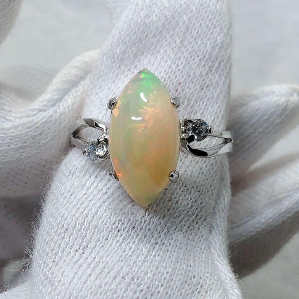 作品圖為蛋白寶石(3.25 ct)戒指 作品圖為蛋白寶石(3.25 ct)戒指