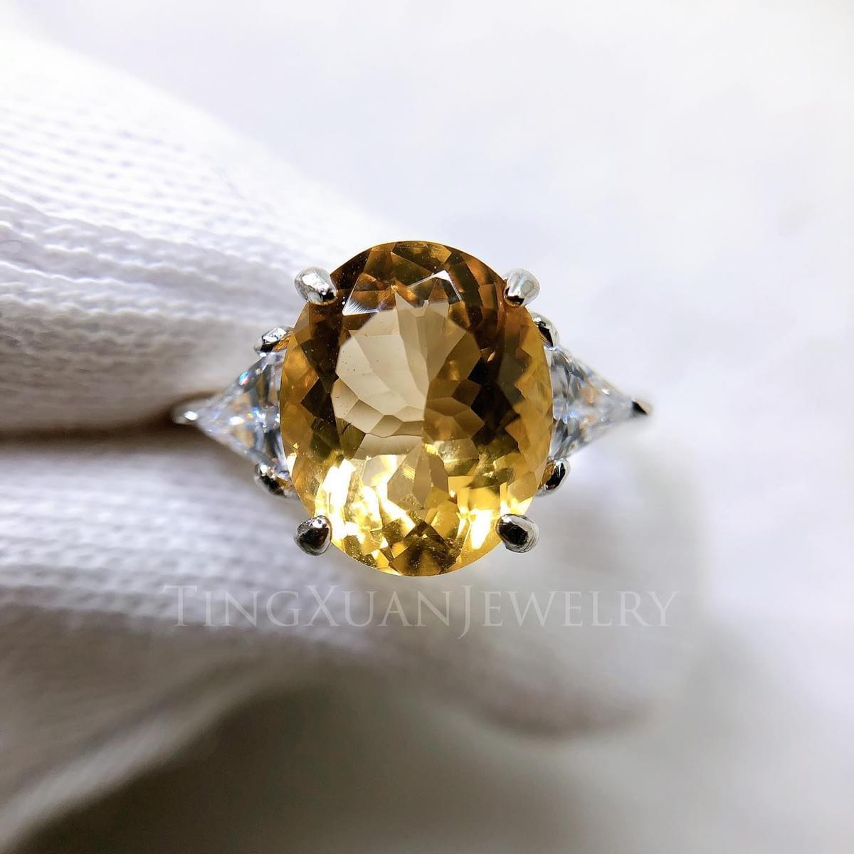 作品圖為量身定製黃晶寶石(5.75 ct)戒指 作品圖為量身定製黃晶寶石(5.75 ct)戒指