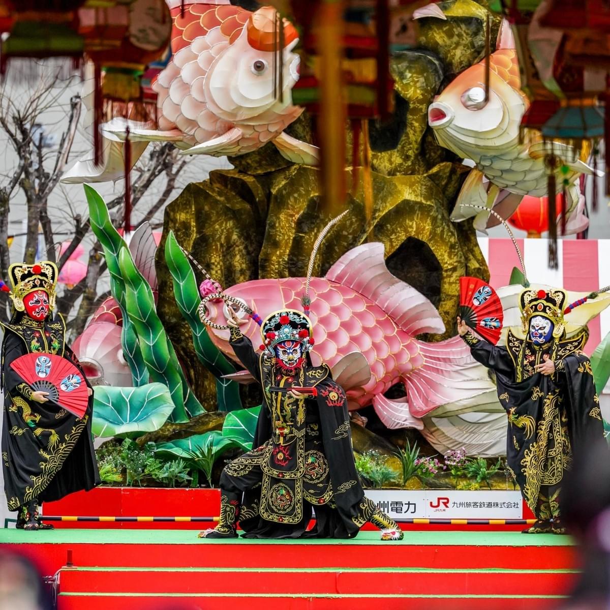 姜炎(左)、姜潤、姜鵬(右) 姜炎(左)、姜潤、姜鵬(右)