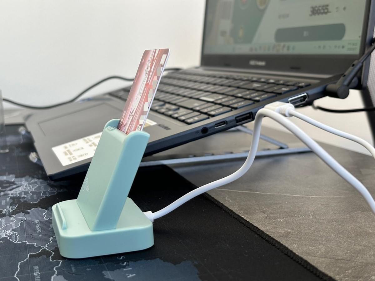 『aibo』直立式支架晶片讀卡機(附Type-C轉接頭)—12/9~12/29