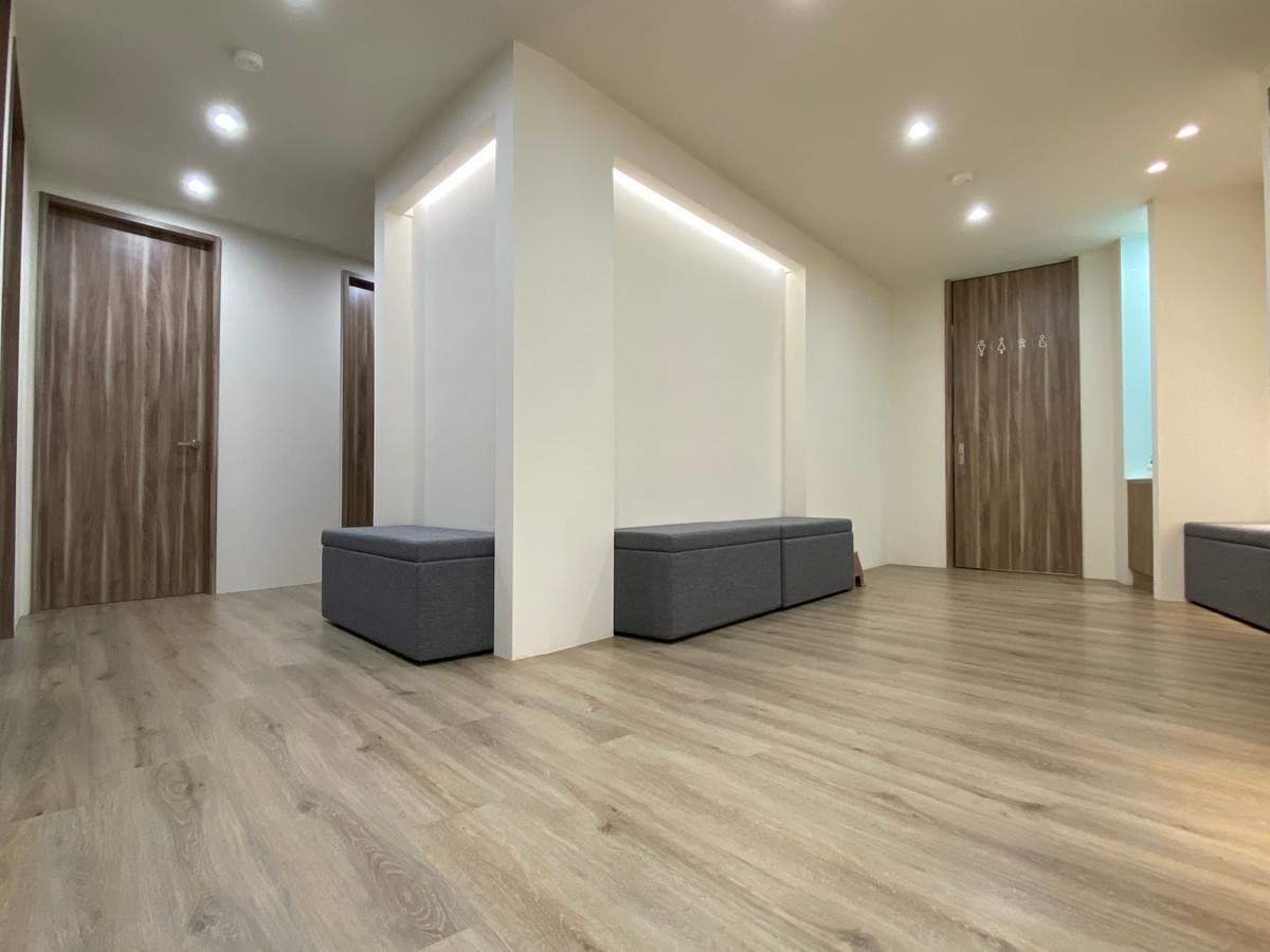 寬敞的等候區 寬敞的等候區