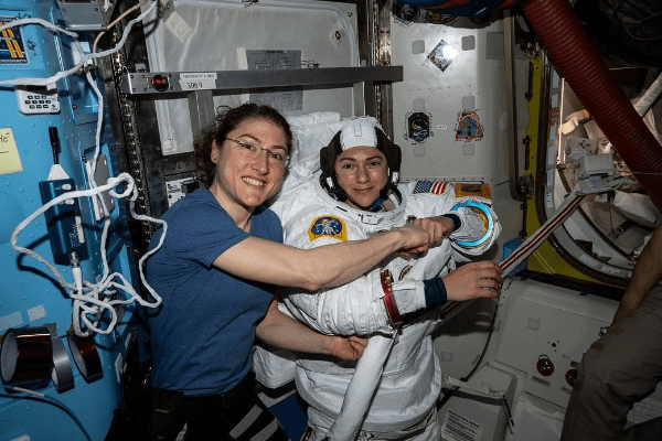 Christina Koch et Jessica Meir, Astronautes Américaines Christina Koch et Jessica Meir, Astronautes Américaines