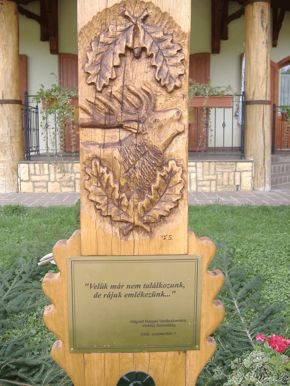 Messza szállt a szomorú dallam... Messza szállt a szomorú dallam...