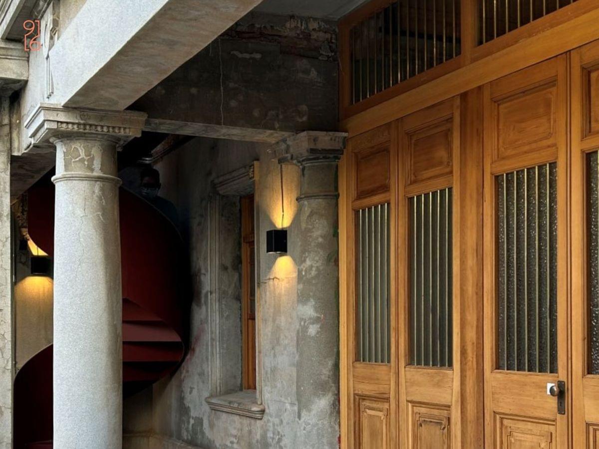 台南老屋咾咕石黃宅樑柱木門 台南老屋咾咕石黃宅樑柱木門