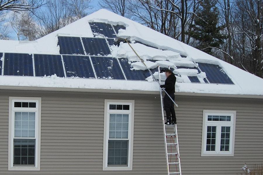 La rimozione della neve è necessaria solo in pochi casi specifici; nella maggior parte delle situazioni non serve intervenire. La rimozione della neve è necessaria solo in pochi casi specifici; nella maggior parte delle situazioni non serve intervenire.