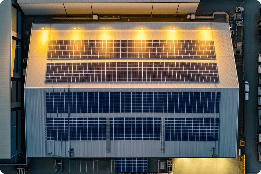Instalacja paneli PV na dachu przemysłowym – przedstawienie wykorzystania powierzchni i układu systemu Instalacja paneli PV na dachu przemysłowym – przedstawienie wykorzystania powierzchni i układu systemu