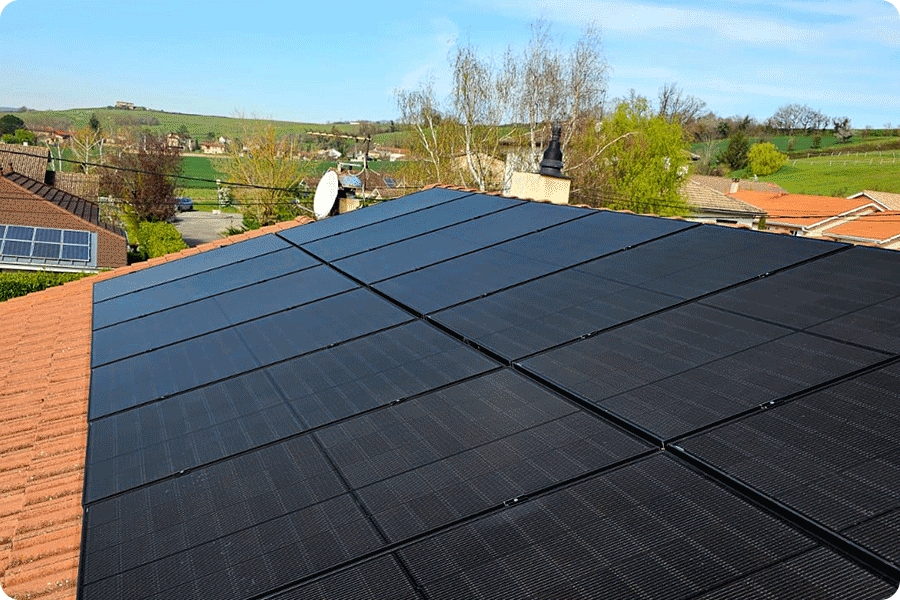 Maysunsolar Projekt in den französischen Alpen mit HJT 430W Full Black. Maysunsolar Projekt in den französischen Alpen mit HJT 430W Full Black.