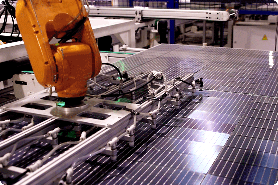 le stringhe di celle posizionate sul vetro con EVA, pronte per la fase successiva. le stringhe di celle posizionate sul vetro con EVA, pronte per la fase successiva.