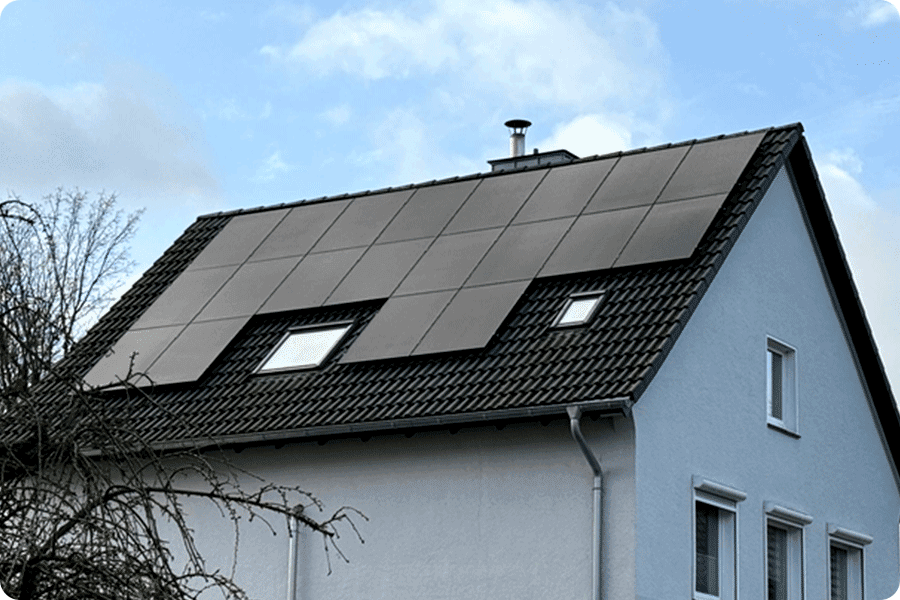 Maysunsolar Wohnprojekt in Deutschland, ausgestattet mit IBC 440W Full Black. Maysunsolar Wohnprojekt in Deutschland, ausgestattet mit IBC 440W Full Black.