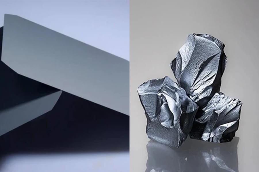 Vergleich zwischen monokristallinem Wafer (links) und polykristallinem Siliziummaterial (rechts) Vergleich zwischen monokristallinem Wafer (links) und polykristallinem Siliziummaterial (rechts)