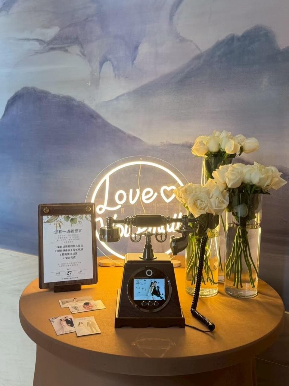 台北萬豪 Garden Villa 婚禮復古電話錄影機 渲染牆 白玫瑰 Love Voicemail 霓虹燈