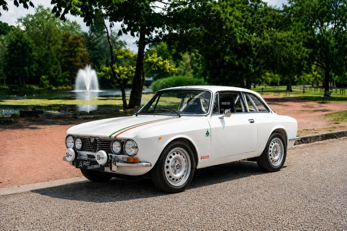 Alfa Romeo Giulia GT 2000 Veloce Bertone - 1972