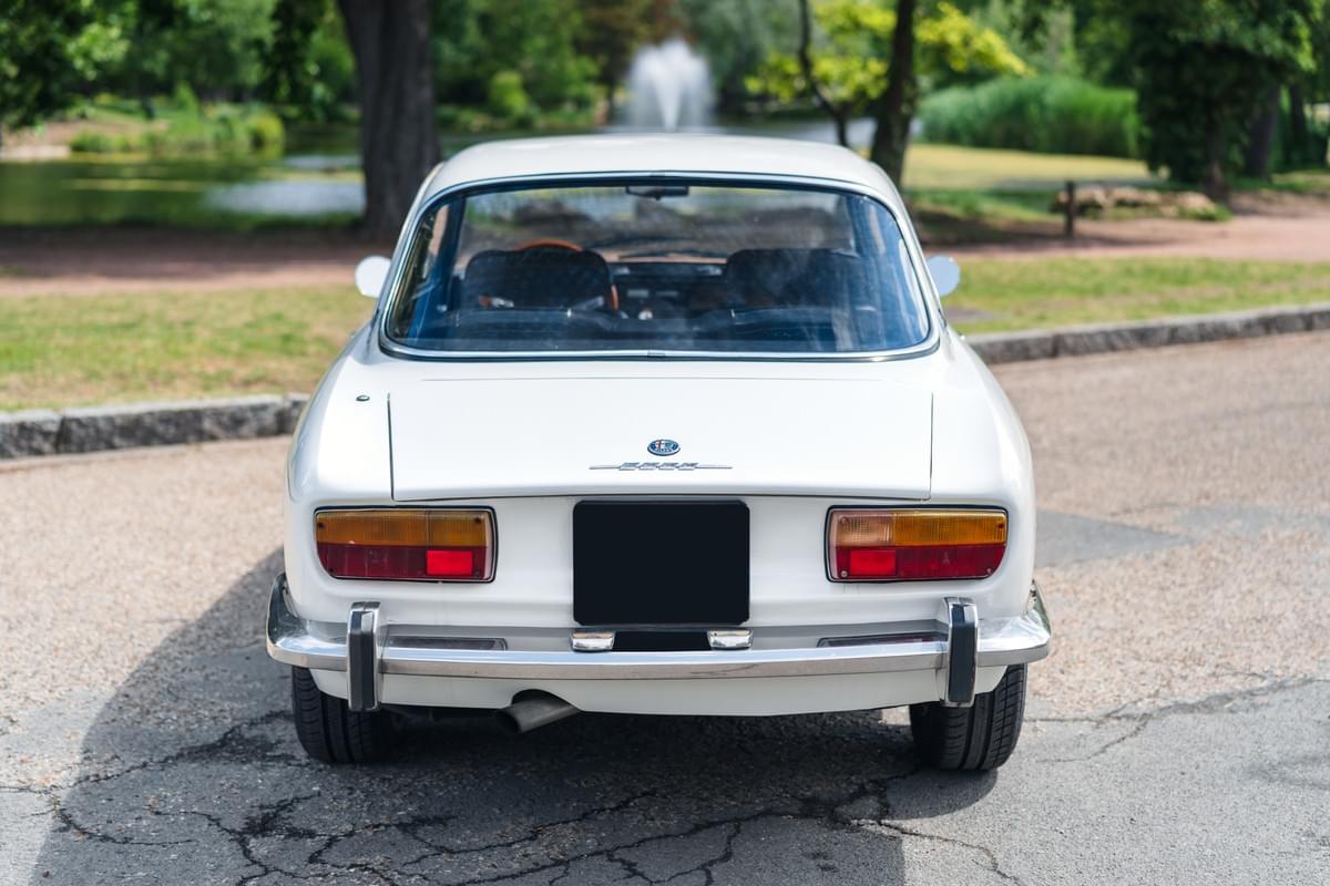Alfa Romeo Giulia GT 2000 Veloce Bertone - 1972