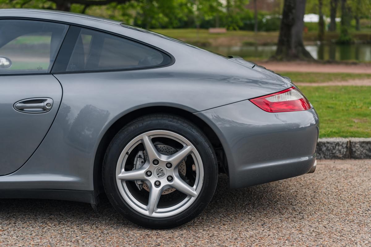 Porsche 911 (997) Carrera 4 - 2006