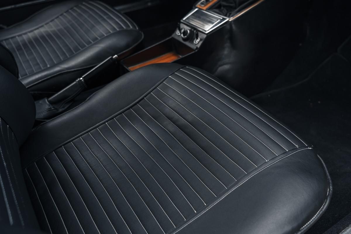 Alfa Romeo Giulia GT 2000 Veloce Bertone - 1972