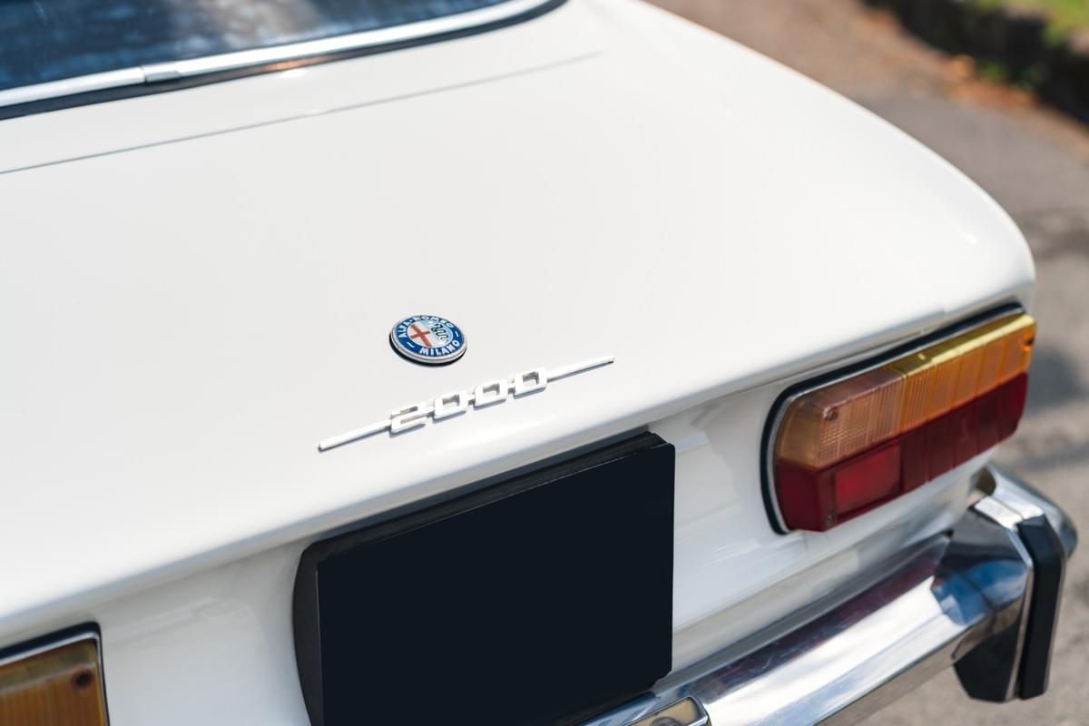 Alfa Romeo Giulia GT 2000 Veloce Bertone - 1972
