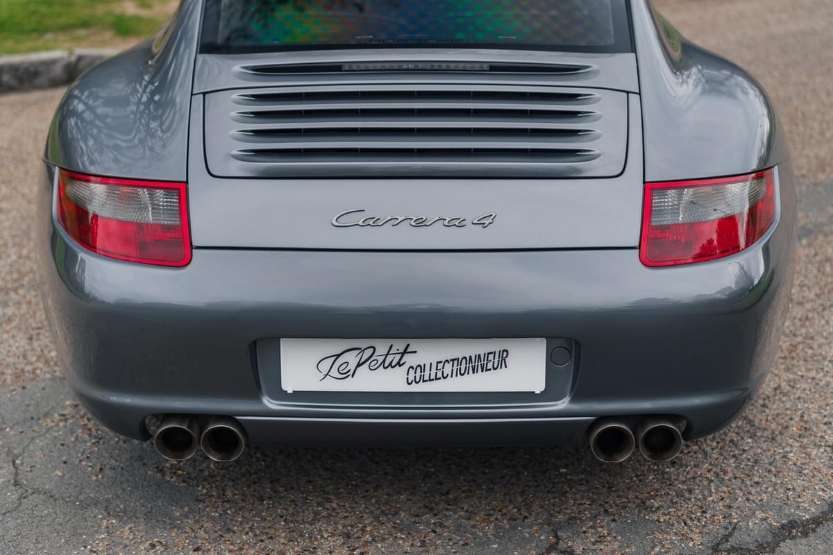 Porsche 911 (997) Carrera 4 - 2006