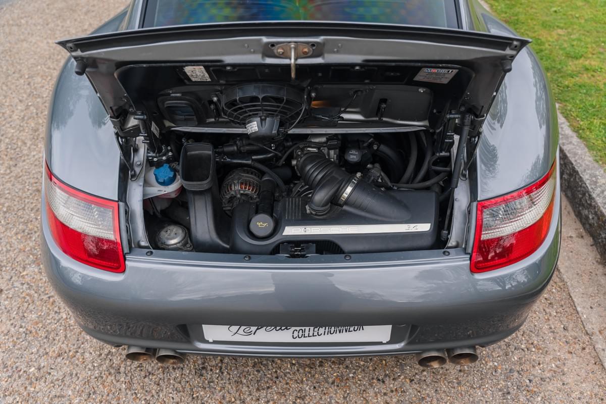 Porsche 911 (997) Carrera 4 - 2006