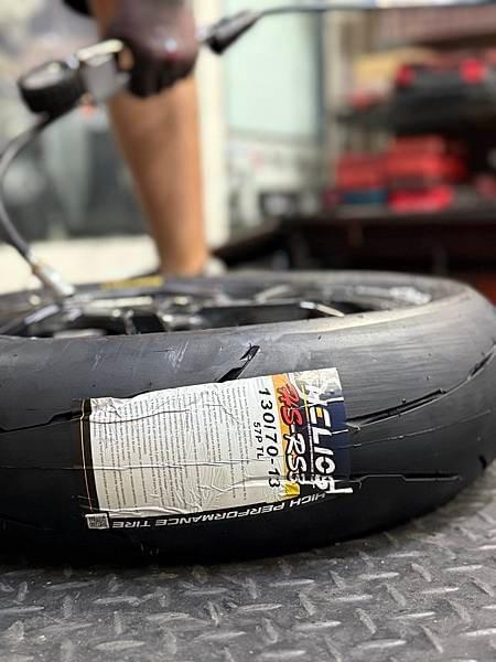 FDR、EVO、輪胎、半熱熔、TT93、天使胎、S98、ROSSO、GP901、CMSR、比較、全熱熔、耐磨度、抓地力、大胎 、尺寸對應、今川車業、高雄安裝點、GOGORO輪胎 FDR、EVO、輪胎、半熱熔、TT93、天使胎、S98、ROSSO、GP901、CMSR、比較、全熱熔、耐磨度、抓地力、大胎 、尺寸對應、今川車業、高雄安裝點、GOGORO輪胎