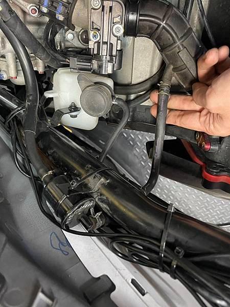 積碳、形成、清積碳、汽油、號數、92、95、98、馬力、油膜厚度、吹漏氣、燃燒、積碳形成原因、引擎構造、吹漏氣外放、空濾箱有油、今川車業 積碳、形成、清積碳、汽油、號數、92、95、98、馬力、油膜厚度、吹漏氣、燃燒、積碳形成原因、引擎構造、吹漏氣外放、空濾箱有油、今川車業