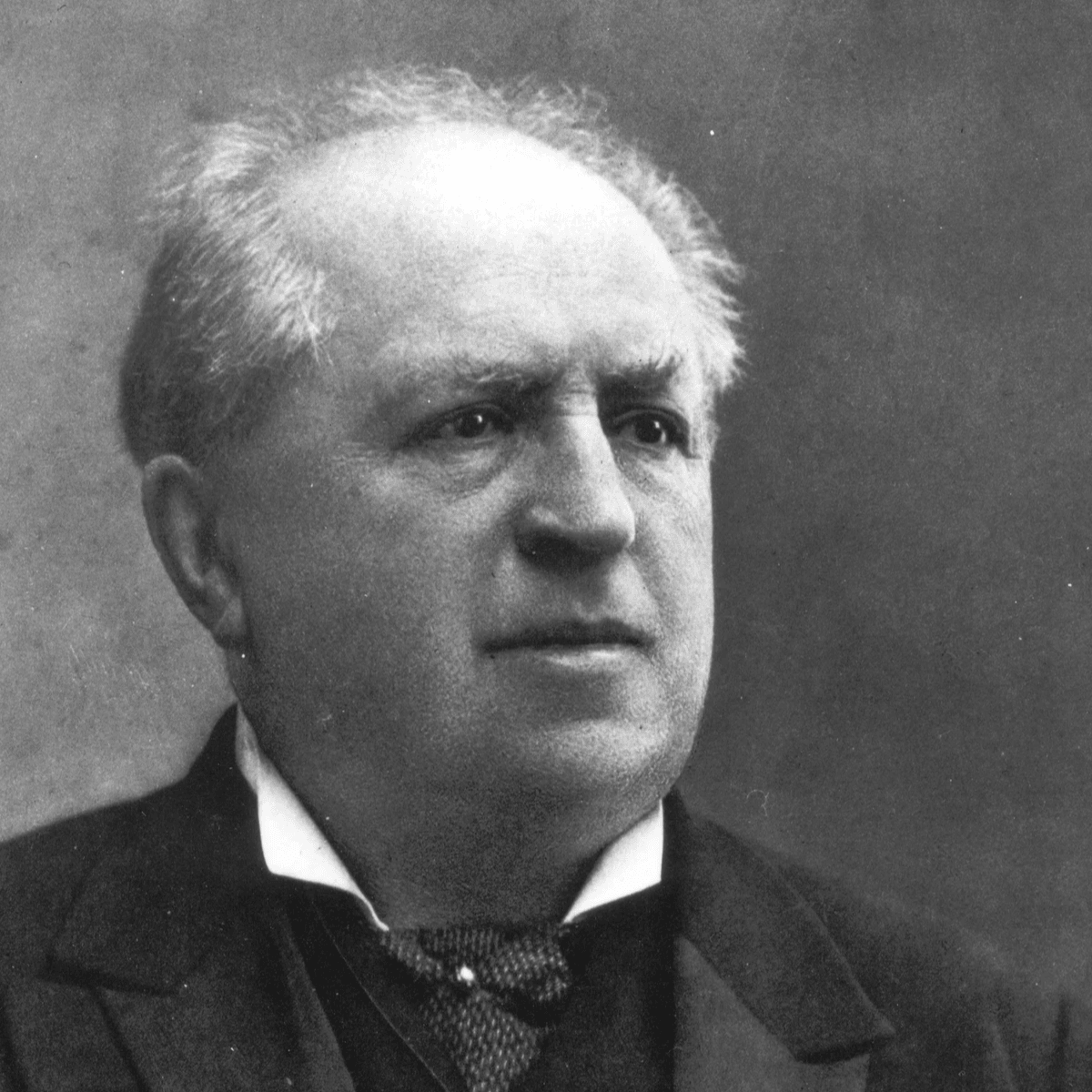 亞伯拉罕·凱珀(Abraham Kuyper,1837-1920)是荷蘭著名的神學家、政治家、新聞記者與教育家。他曾任荷蘭首相,並且是新加爾文主義(Neo-Calvinism)的核心奠基人。(取自Wikipedia) 亞伯拉罕·凱珀(Abraham Kuyper,1837-1920)是荷蘭著名的神學家、政治家、新聞記者與教育家。他曾任荷蘭首相,並且是新加爾文主義(Neo-Calvinism)的核心奠基人。(取自Wikipedia)