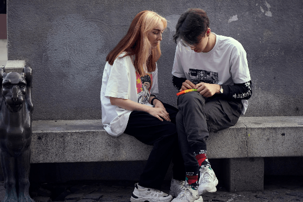 對方不回訊息代表不愛?心理師解析:真正傷人的不是已讀不回,而是失去安全感|邀請戀愛學 對方不回訊息代表不愛?心理師解析:真正傷人的不是已讀不回,而是失去安全感|邀請戀愛學