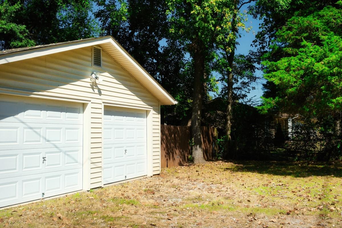 Garage icon — detached 24x24 2-car garage at 1002 W Northfield Blvd Garage icon — detached 24x24 2-car garage at 1002 W Northfield Blvd