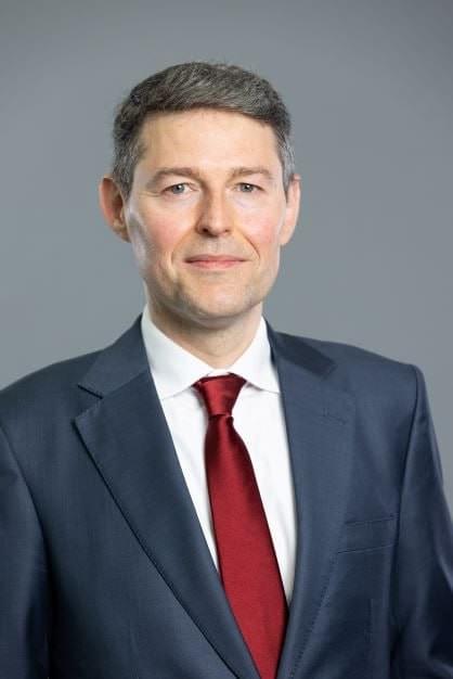 An expert in the field of quantitative finance, he has in-depth research on high-frequency trading and algorithmic trading. His work involves complex statistical and machine learning methods. An expert in the field of quantitative finance, he has in-depth research on high-frequency trading and algorithmic trading. His work involves complex statistical and machine learning methods.