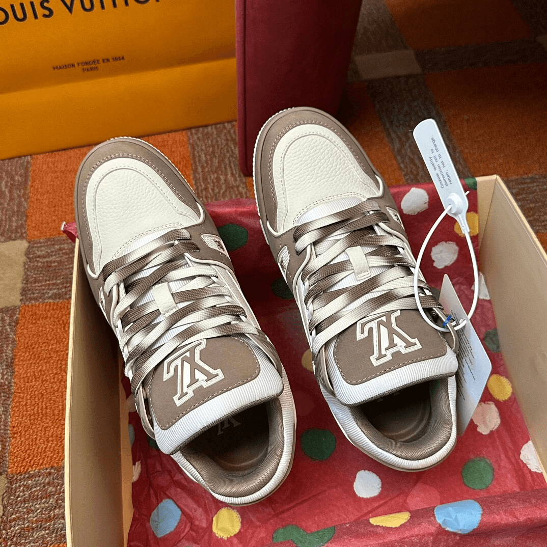 Enjoy the privilege of owning limited edition pieces that reflect your unique taste and appreciation for luxury. Exclusivity What We Offer 售賣奢侈高端名牌包以及名牌高級機械手錶 Enjoy the privilege of owning limited edition pieces that reflect your unique taste and appreciation for luxury. Exclusivity What We Offer 售賣奢侈高端名牌包以及名牌高級機械手錶